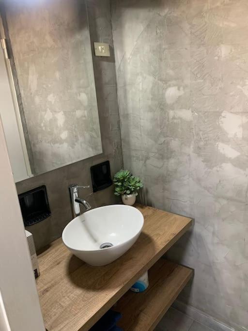 Apartamento Milano Besana Rent House Exterior foto