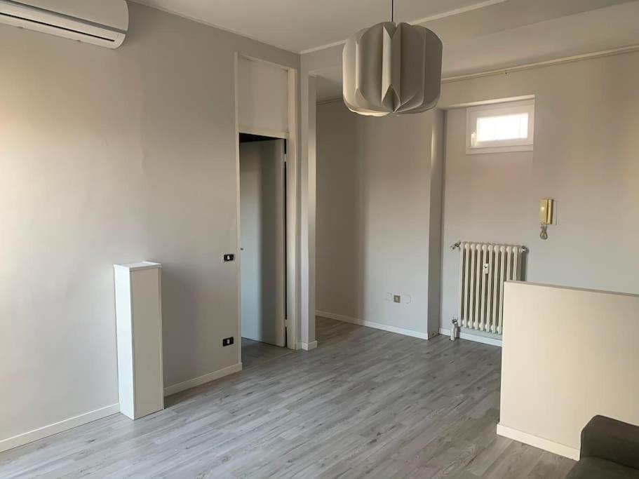 Apartamento Milano Besana Rent House Exterior foto